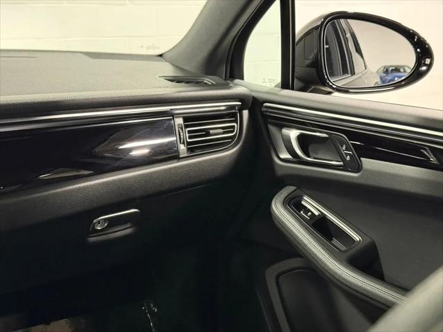 2020 Porsche Macan Macan
