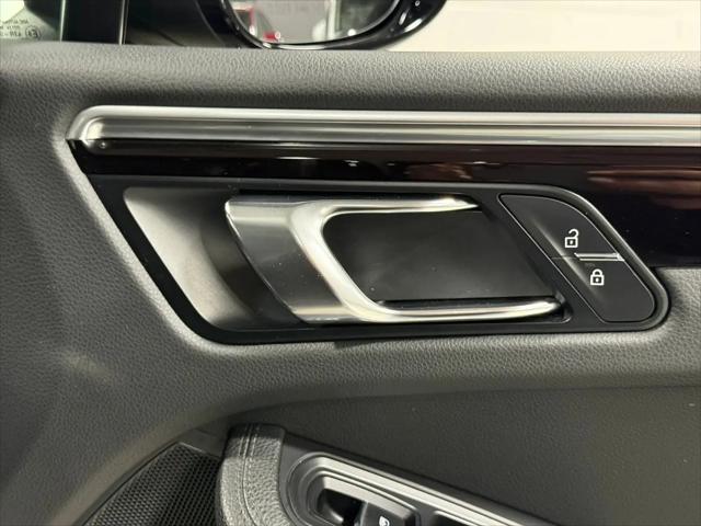 2020 Porsche Macan Macan