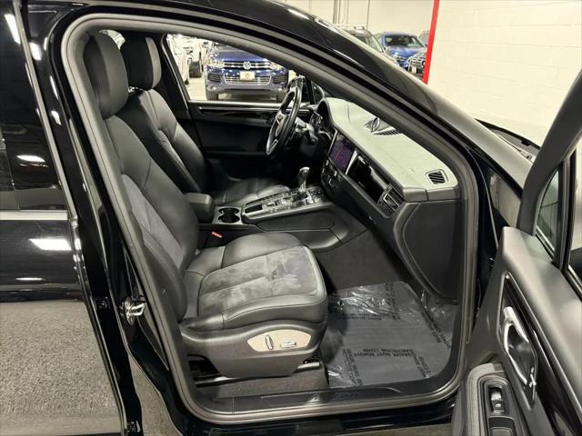 2020 Porsche Macan Macan