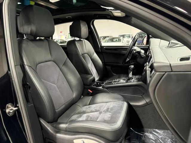 2020 Porsche Macan Macan