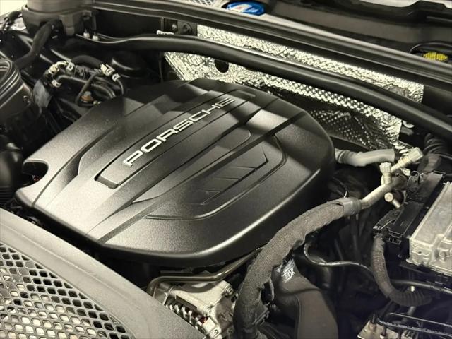 2020 Porsche Macan Macan