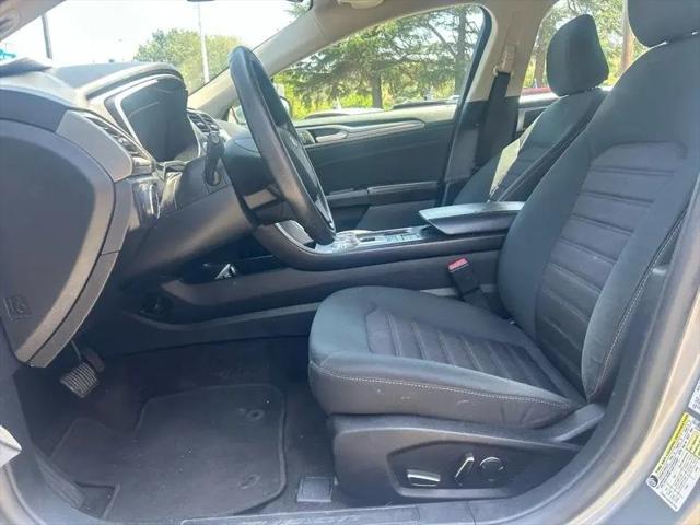 2020 Ford Fusion SE