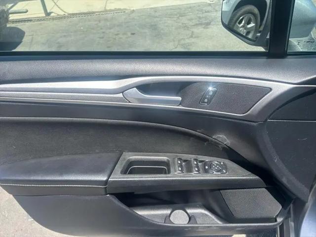 2020 Ford Fusion SE