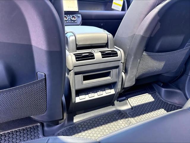 2026 Land Rover Defender P400 X-Dynamic SE