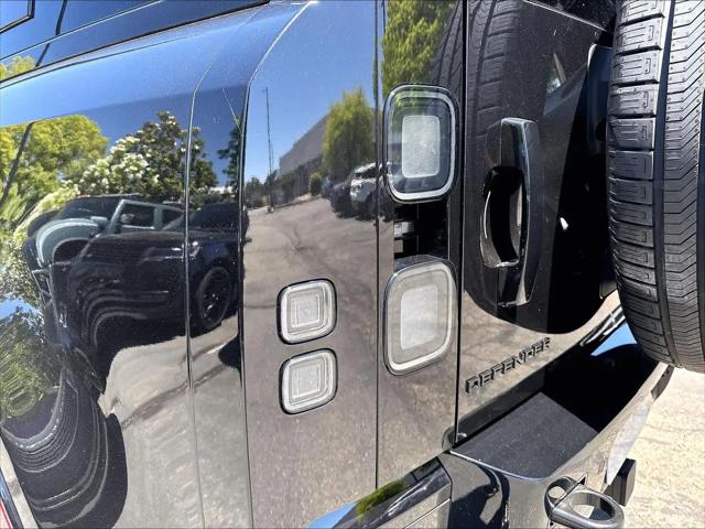 2026 Land Rover Defender P400 X-Dynamic SE