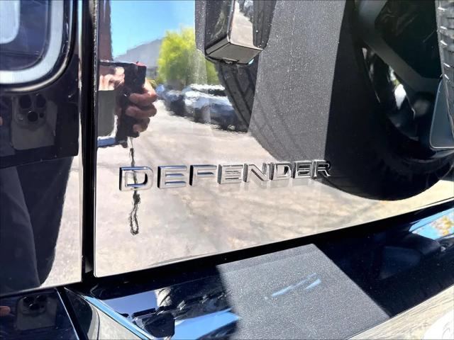 2026 Land Rover Defender P400 X-Dynamic SE