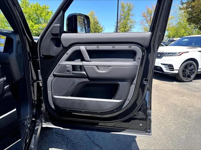 2026 Land Rover Defender P400 X-Dynamic SE