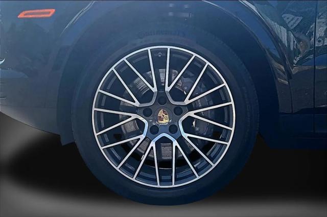 2023 Porsche Cayenne Platinum Edition