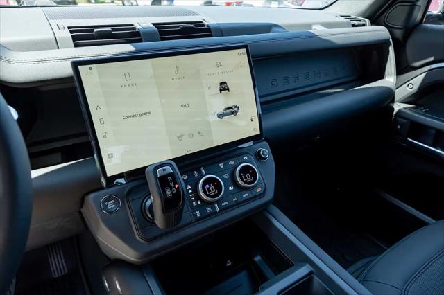 2026 Land Rover Defender P400 X-Dynamic SE