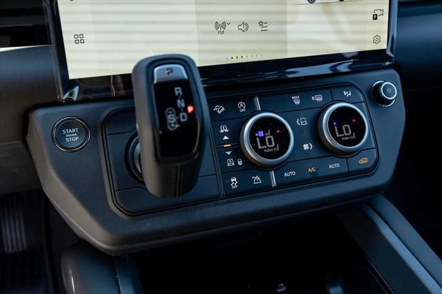 2026 Land Rover Defender P400 X-Dynamic SE
