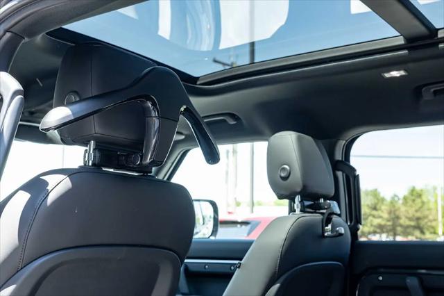 2026 Land Rover Defender P400 X-Dynamic SE
