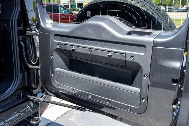 2026 Land Rover Defender P400 X-Dynamic SE