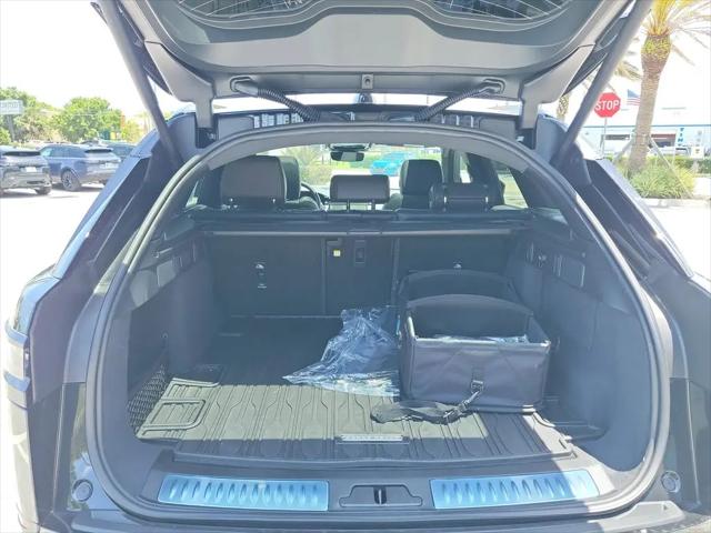 2026 Land Rover Range Rover Velar Belgravia Edition