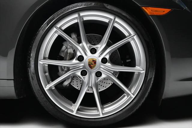 2019 Porsche 911 Carrera