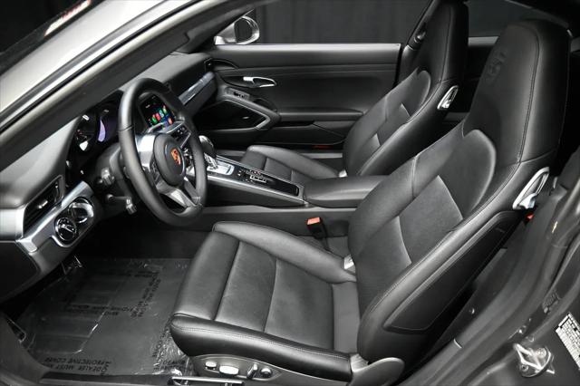2019 Porsche 911 Carrera