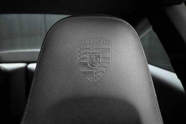 2019 Porsche 911 Carrera