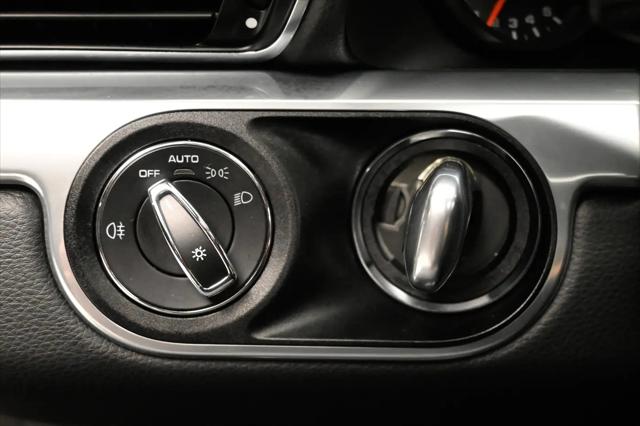 2019 Porsche 911 Carrera