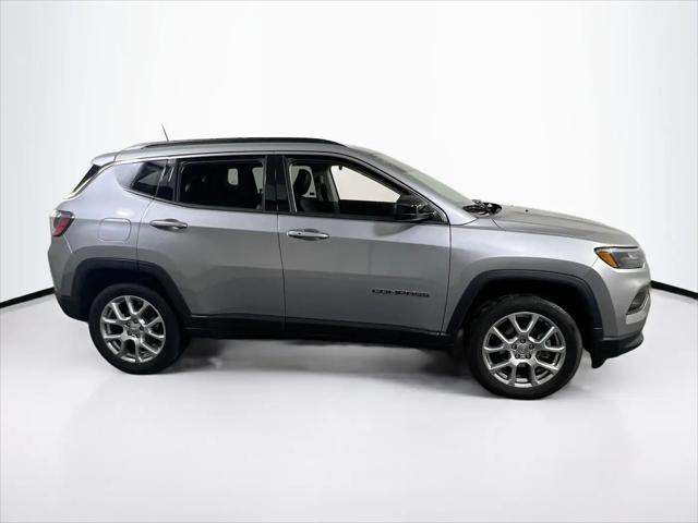 2022 Jeep Compass Latitude Lux 4x4