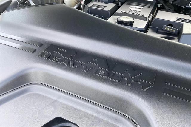 2023 Ram 3500 Limited Longhorn Crew Cab 4x4 8' Box