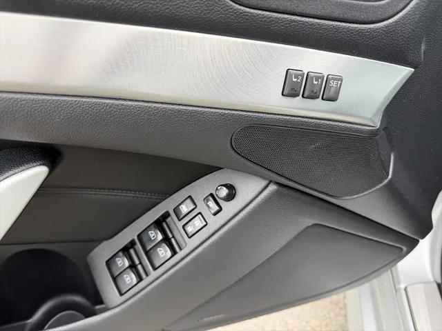 2015 INFINITI Q60 Standard