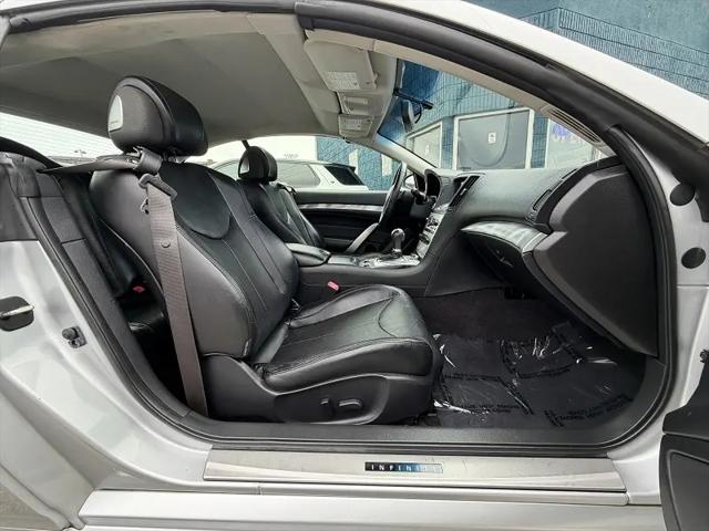 2015 INFINITI Q60 Standard