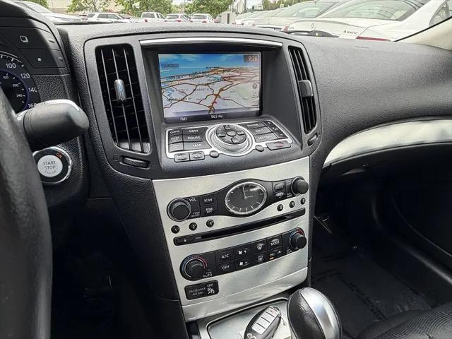 2015 INFINITI Q60 Standard