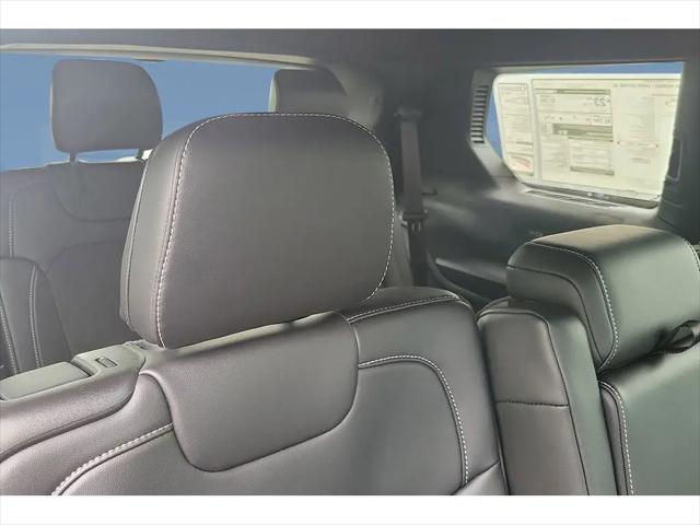 2026 Jeep Grand Cherokee L Altitude 4x2