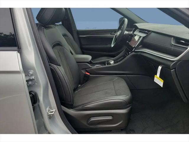2026 Jeep Grand Cherokee L Altitude 4x2