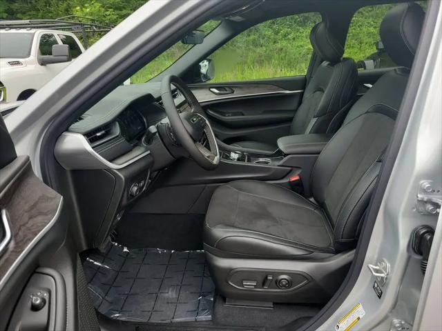 2026 Jeep Grand Cherokee L Altitude 4x2