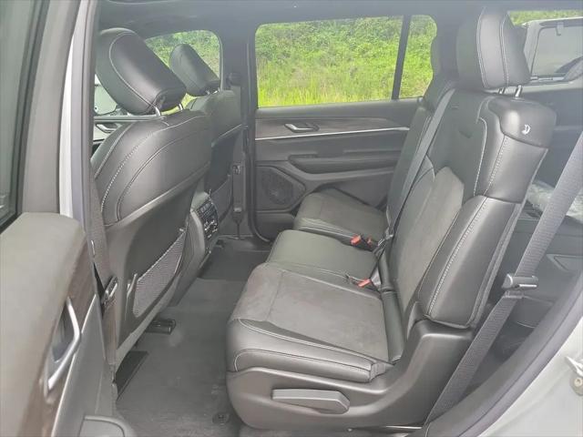 2026 Jeep Grand Cherokee L Altitude 4x2