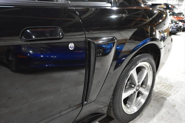 2004 Ford Mustang Mach 1