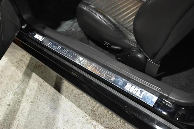 2004 Ford Mustang Mach 1