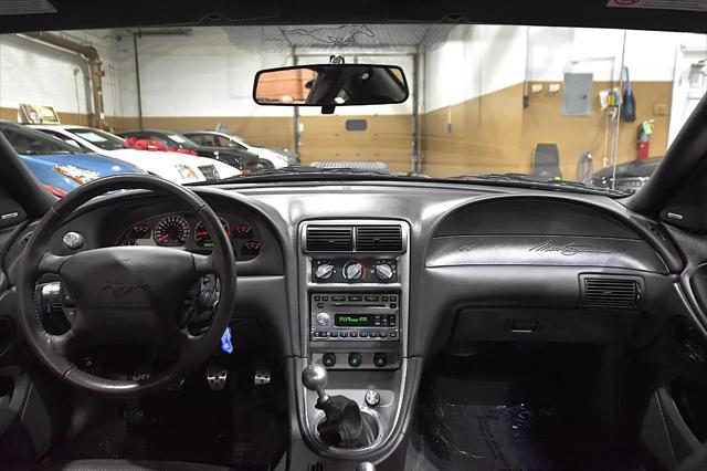 2004 Ford Mustang Mach 1