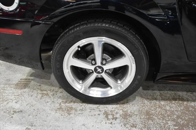 2004 Ford Mustang Mach 1