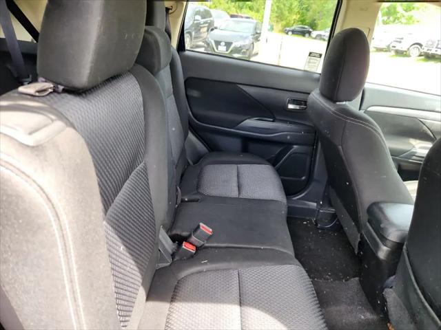 2016 Mitsubishi Outlander SE