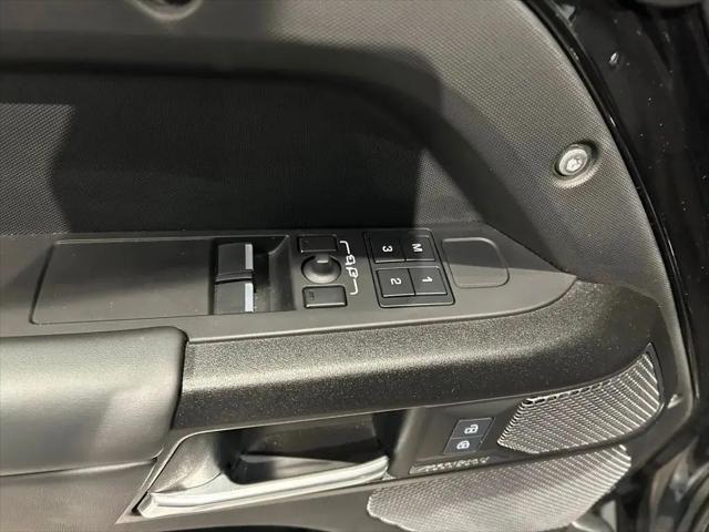 2024 Land Rover Defender 90 P525 V8