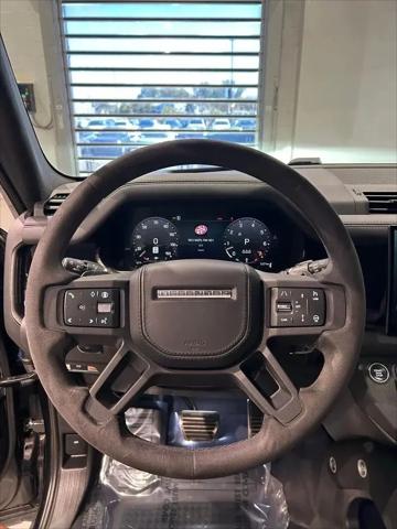 2024 Land Rover Defender 90 P525 V8