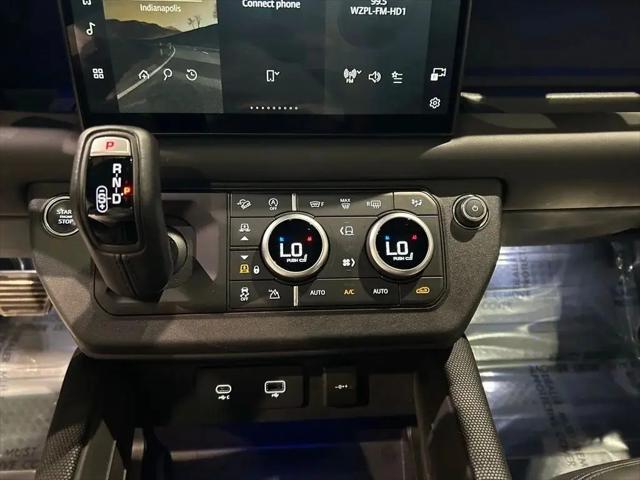 2024 Land Rover Defender 90 P525 V8