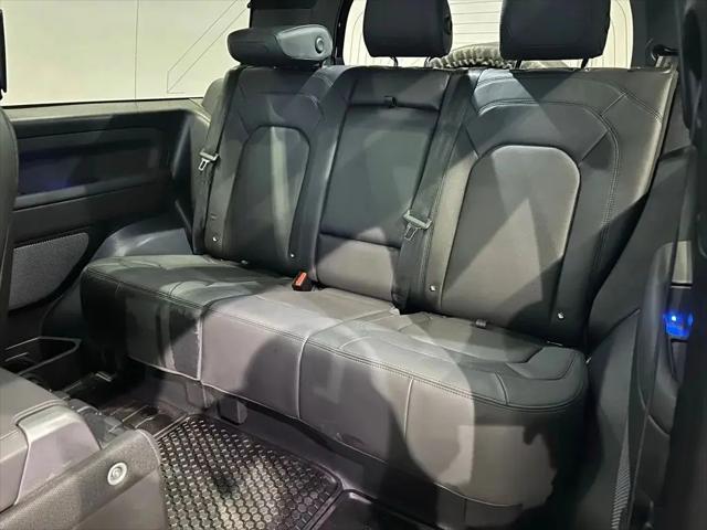 2024 Land Rover Defender 90 P525 V8