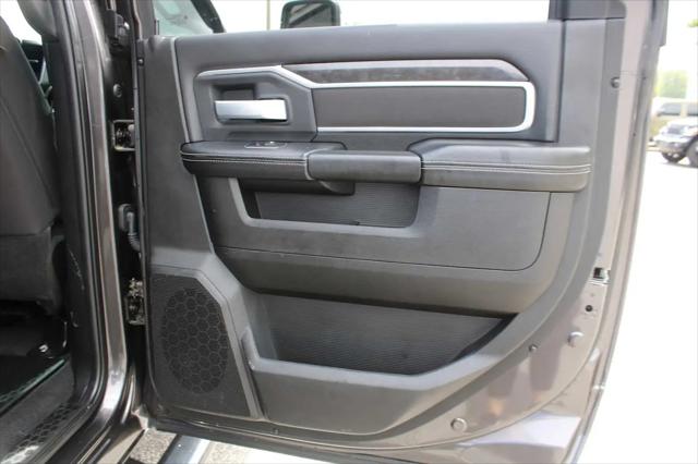 2024 Ram 3500 Big Horn Crew Cab 4x4 8' Box