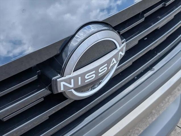 2025 Nissan Kicks SR FWD