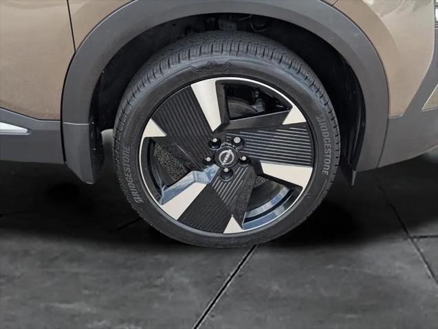 2025 Nissan Kicks SR FWD