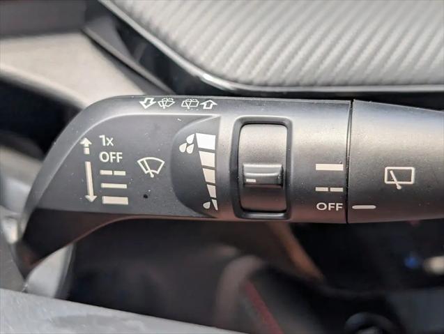 2025 Nissan Kicks SR FWD