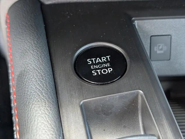 2025 Nissan Kicks SR FWD