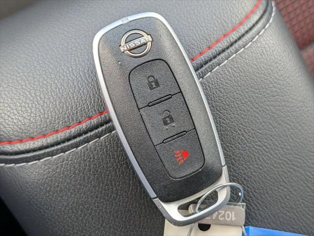 2025 Nissan Kicks SR FWD