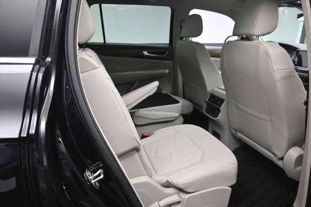 2026 Volkswagen Atlas SE with Technology