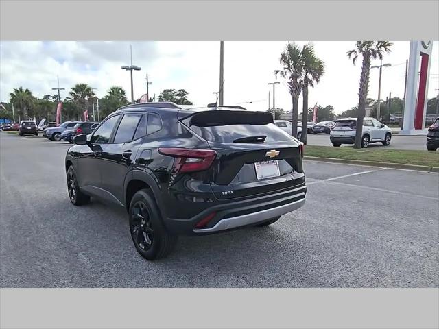 2025 Chevrolet Trax FWD LT