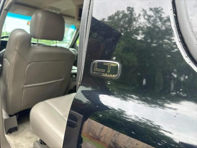 2003 Chevrolet Suburban LT