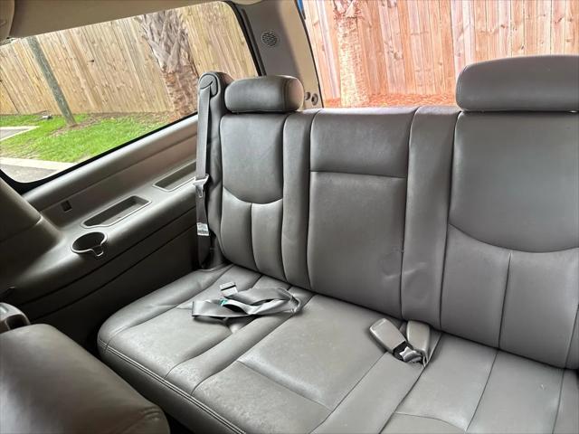 2003 Chevrolet Suburban LT