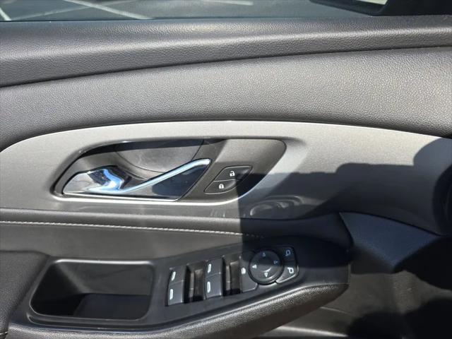 2023 Chevrolet Traverse FWD LT Cloth